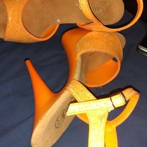 Neon pleaser glitter